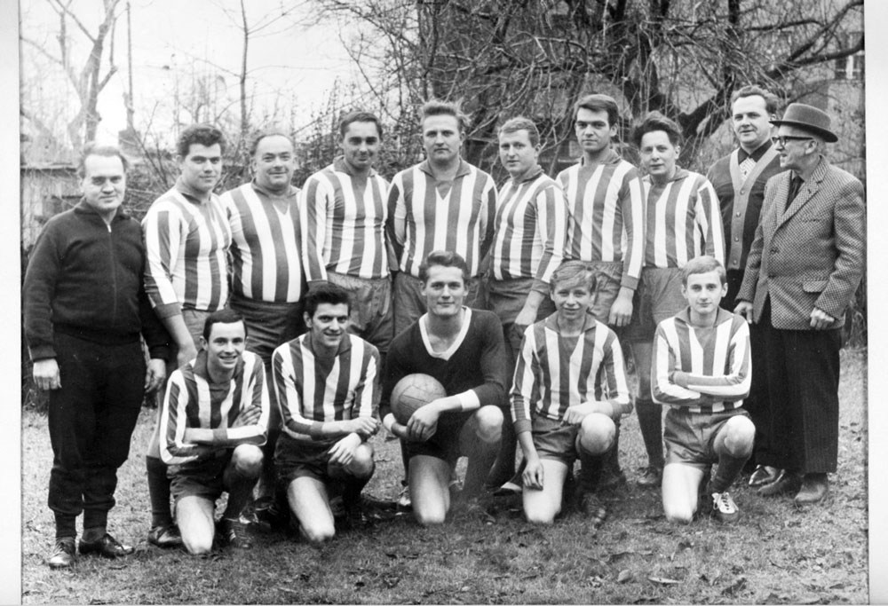 1966 Gründung Betriebsfussballmannschaft
